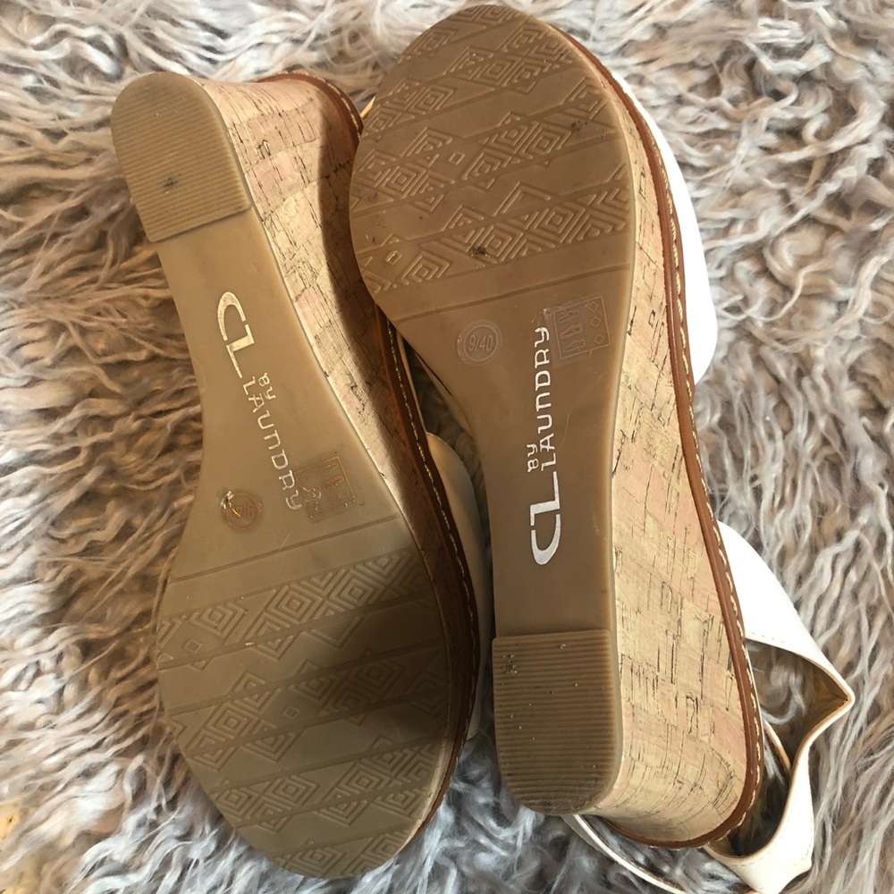 Chinese Laundry Wedges-SIZE 9, WHITE - Picture 3 of 8